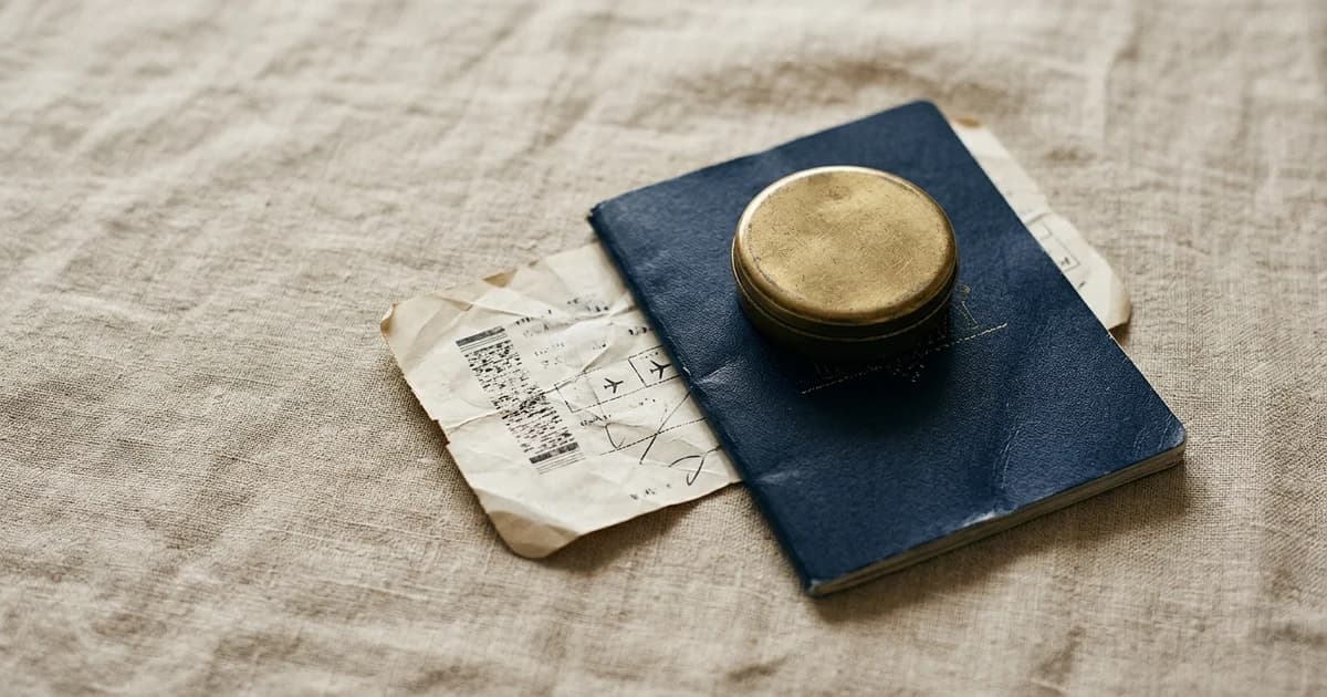 Can You Bring Nicotine Pouches on a Plane? TSA Rules, Carry-On vs Checked, and Caffeine Pouches Too